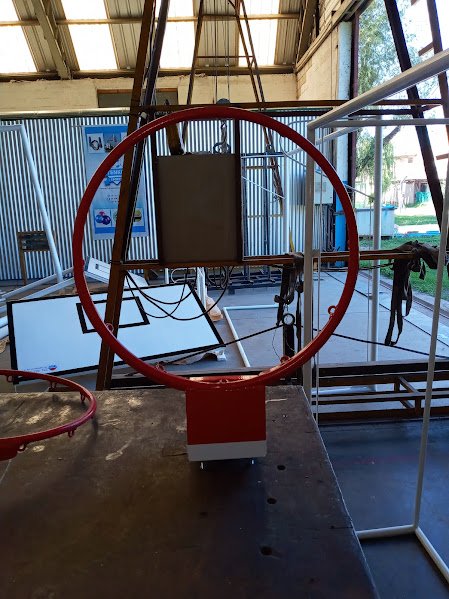 Tenko Metalúrgica · Soluciones metálicas en Córdoba Aro y soporte metálico de básquet durante su fabricación